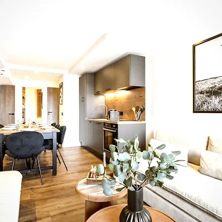 Semesterbostad Apartment-chalett Just Mins To Slopes Wifi *